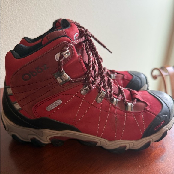 Women's Red Athletic Hiking Shoes - Picture 4 of 8